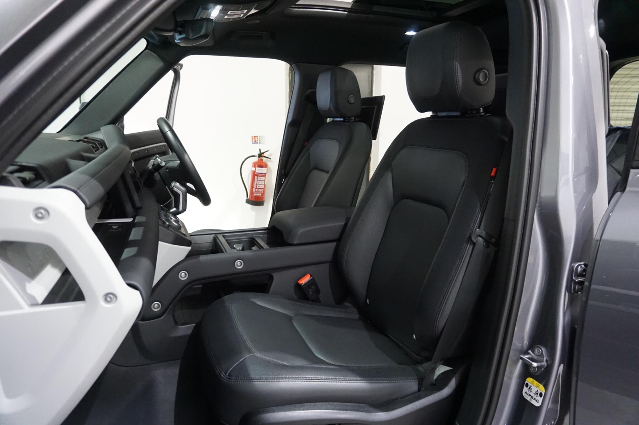 Land Rover Defender 110 2.0 P400e 15.4kWh X-Dynamic SE SUV 5dr Petrol Plug-in Hybrid Auto 4WD Euro 6 (s/s) (404 ps)